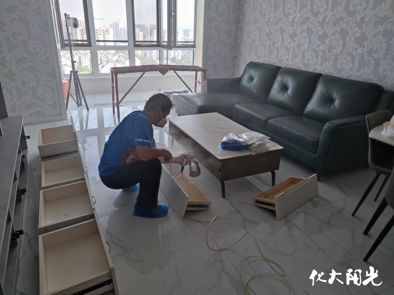 利用低分子缩合媒进行甲醛治理